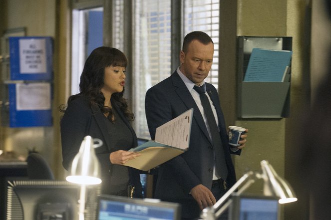 Blue Bloods - Crime Scene New York - The Road to Hell - Photos - Marisa Ramirez, Donnie Wahlberg