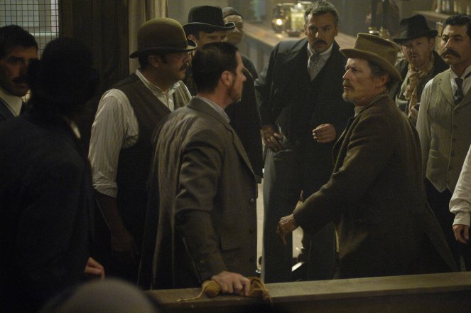 Murdoch Mysteries - Let Loose the Dogs - Photos - Stephen McHattie