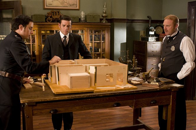 Detektyw Murdoch - Podejrzany: Houdini - Z filmu - Jonny Harris, Yannick Bisson, Thomas Craig