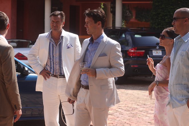 Burn Notice - Square One - Photos - Bruce Campbell, Jeffrey Donovan, Gabrielle Anwar, Coby Bell