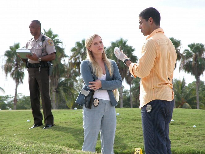 CSI: Kryminalne zagadki Miami - Morderstwo w tłumie - Z filmu - Emily Procter, Adam Rodriguez