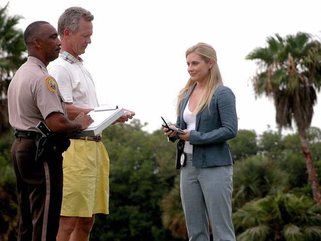 CSI: Kryminalne zagadki Miami - Morderstwo w tłumie - Z filmu - Emily Procter