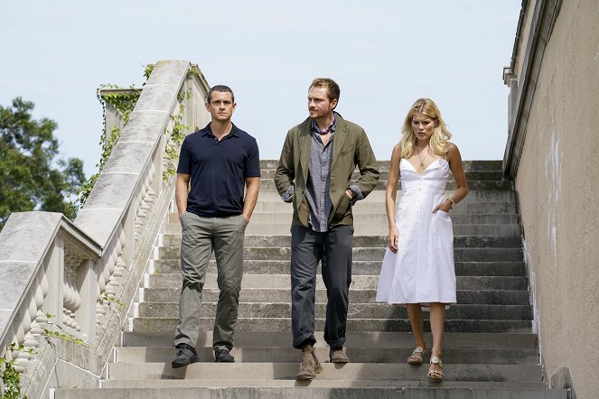 The Path - Season 3 - The Gardens at Giverny - De la película - Hugh Dancy, Roby Schinasi, Emma Greenwell