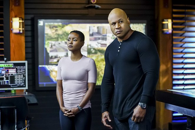 NCIS: Los Angeles - This Is What We Do - Photos - Andrea Bordeaux, LL Cool J