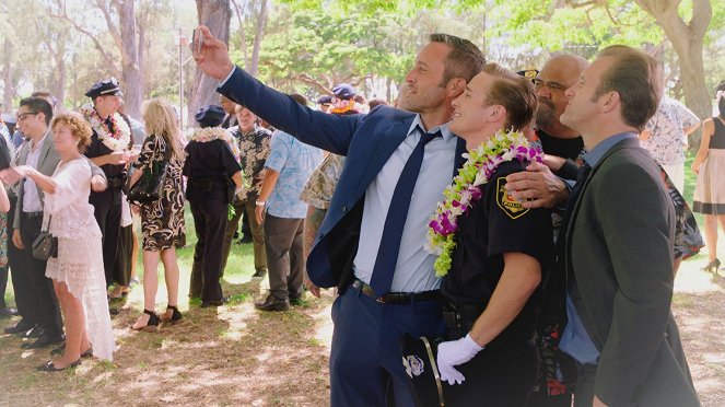 Hawaii Five-0 - Season 8 - Zurück in die Zukunft - Filmfotos - Alex O'Loughlin, Chi McBride, Scott Caan