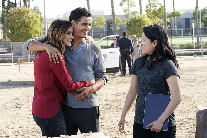 Scorpion - Who Let the Dog Out ('Cause Now It's Stuck in a Cistern) - Photos - Katharine McPhee, Elyes Gabel, Jadyn Wong