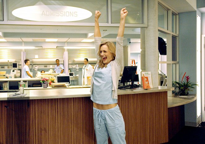 Tuho-osasto - Scrubs: Med School - Our First Day of School - Kuvat elokuvasta - Kerry Bishé
