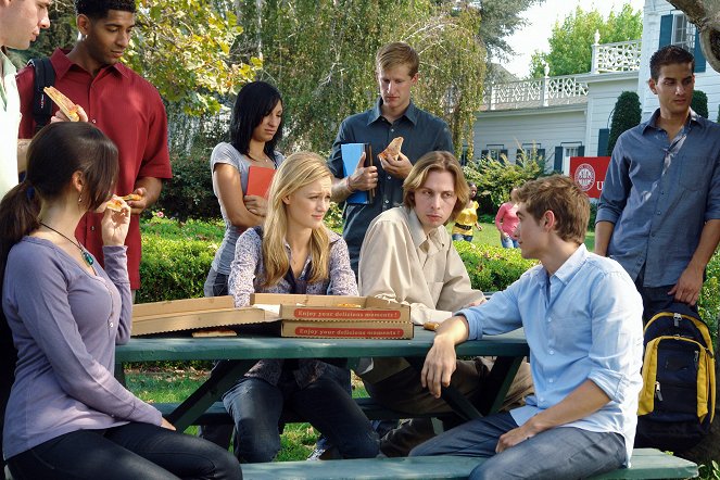 Scrubs - Our First Day of School - Photos - Kerry Bishé, Dave Franco