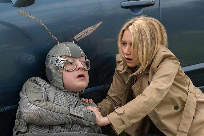 The Tick - Season 1 - Party Crashers - Photos - Griffin Newman, Valorie Curry