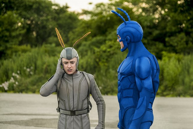 The Tick - Season 1 - The Beginning of the End - Photos - Griffin Newman, Peter Serafinowicz