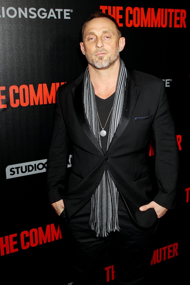 Pasażer - Z imprez - New York Premiere of LionsGate New Film "The Commuter" at AMC Lowes Lincoln Square on January 8, 2018 - Roland Møller