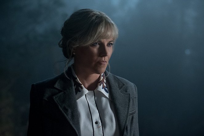 Ash vs. Evil Dead - Season 3 - Unfinished Business - Photos - Lucy Lawless
