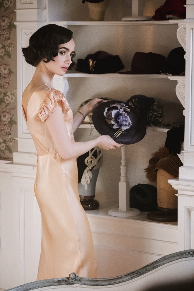 The Last Tycoon - Nobody Recasts Like Monroe - Photos - Lily Collins