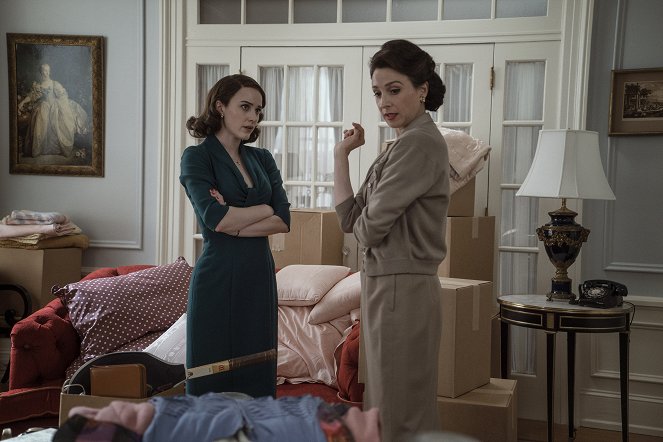 The Marvelous Mrs. Maisel - The Disappointment of the Dionne Quintuplets - Van film - Rachel Brosnahan, Marin Hinkle