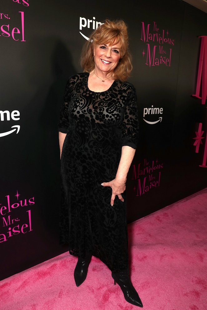 A káprázatos Mrs. Maisel - Rendezvények - "The Marvelous Mrs. Maisel" Premiere at Village East Cinema in New York on November 13, 2017 - Caroline Aaron