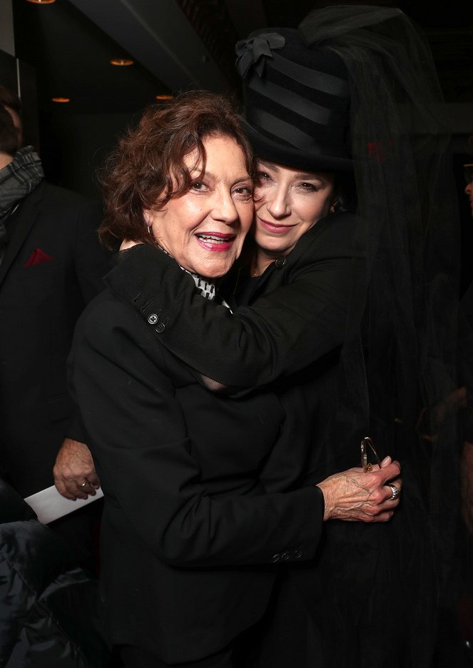 A káprázatos Mrs. Maisel - Rendezvények - "The Marvelous Mrs. Maisel" Premiere at Village East Cinema in New York on November 13, 2017 - Kelly Bishop, Amy Sherman-Palladino