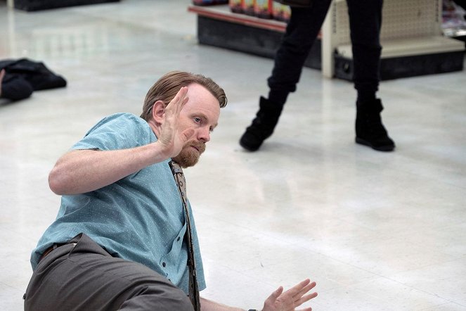 Good Girls - Season 1 - Pilot - Photos - David Hornsby