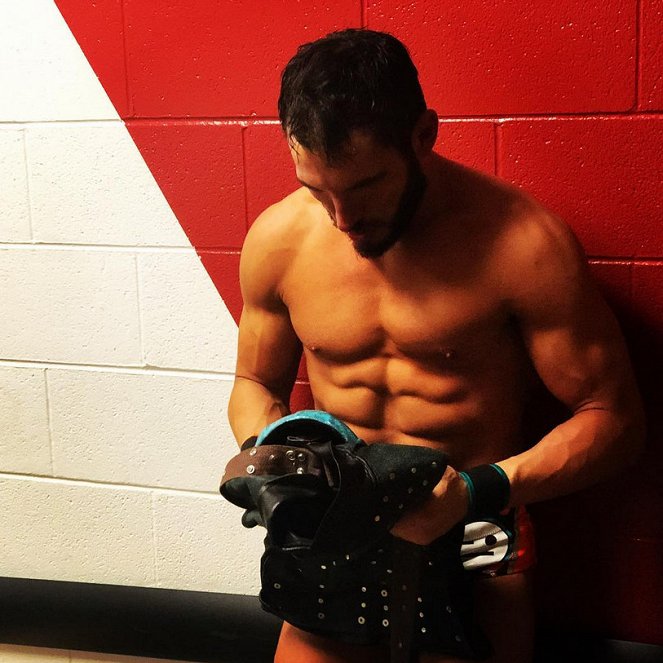 NXT TakeOver: New Orleans - Van de set - Johnny Gargano