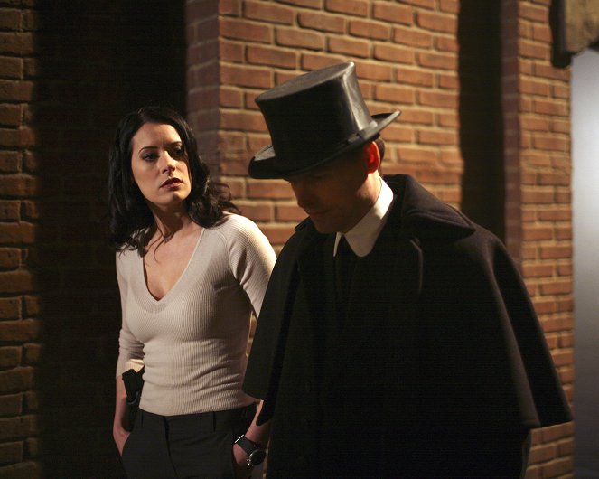 Criminal Minds - Season 2 - Jones - Photos - Paget Brewster