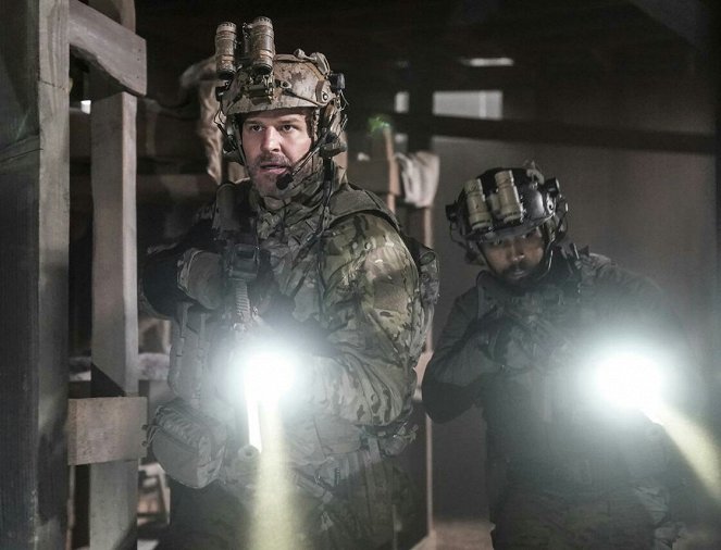 SEAL Team - In Name Only - Filmfotók - David Boreanaz, Neil Brown Jr.