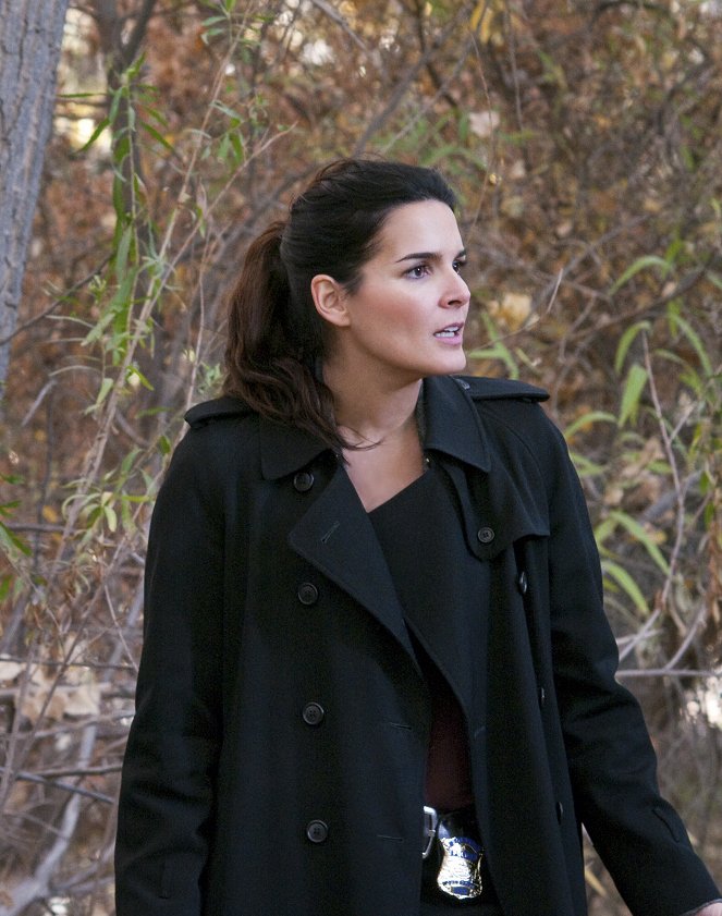 Rizzoli & Isles - Season 1 - Wundmale - Filmfotos - Angie Harmon