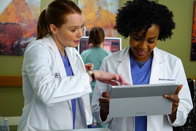 Grey's Anatomy - Die jungen Ärzte - Schwelbrand - Filmfotos - Samantha Sloyan, Jerrika Hinton