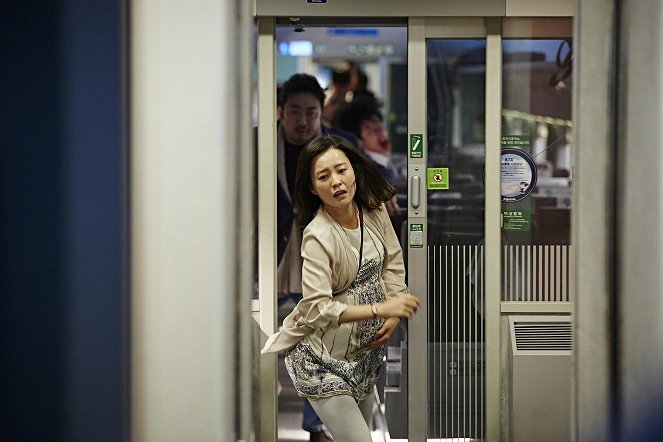 Train to Busan - Filmfotos - Jung Yu-mi
