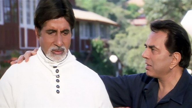 Hum Kaun Hai? - Z filmu - Amitabh Bachchan, Dharmendra