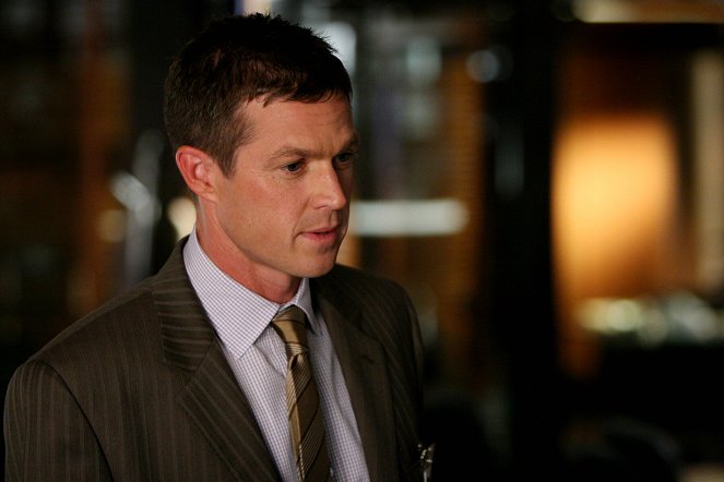 Without a Trace - Season 6 - Claus and Effect - Photos - Eric Close