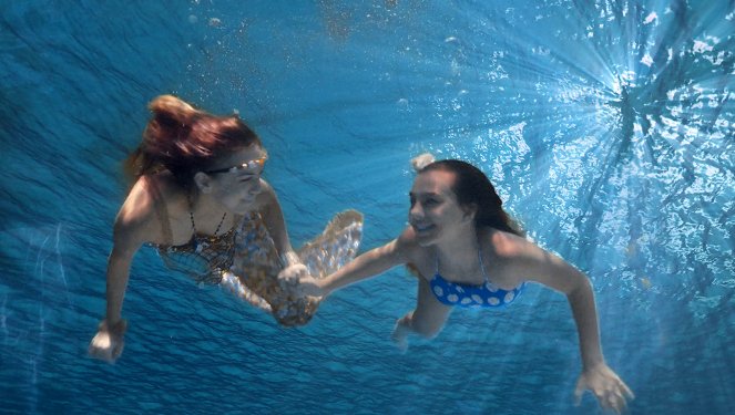Für immer Meerjungfrau - Es gibt sie wirklich - Filmfotos - Sydney Scotia, Caitlin Carmichael