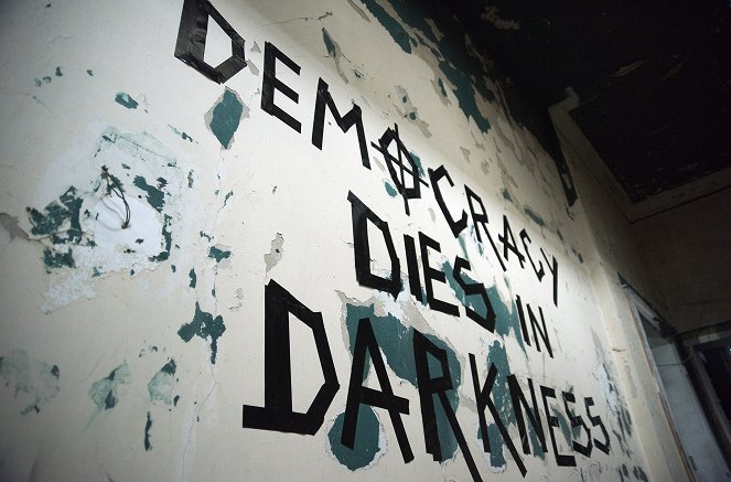 Polizeiruf 110 - Demokratie stirbt in Finsternis - Van film