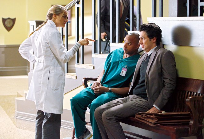 Scrubs: Doktůrci - Náš opilý přítel - Z filmu - Eliza Coupe, Donald Faison, Zach Braff
