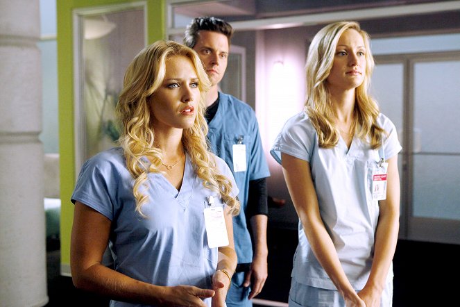 Scrubs - Our Histories - Photos - Nicky Whelan, Michael Mosley, Kerry Bishé