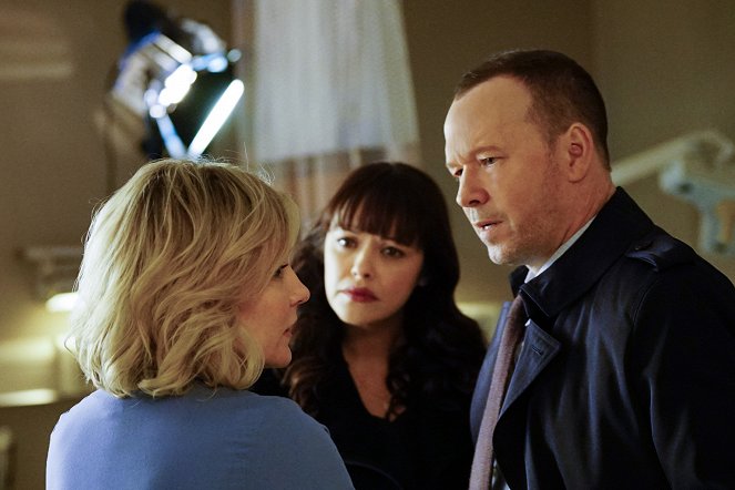 Blue Bloods - Quand le verdict tombe - Film - Amy Carlson, Marisa Ramirez, Donnie Wahlberg