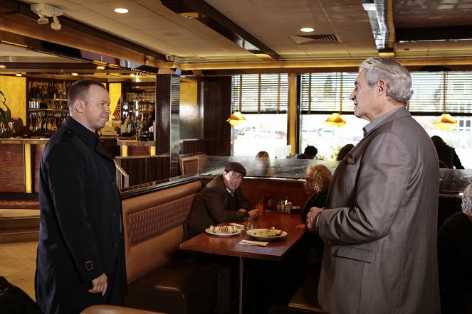 Blue Bloods - Crime Scene New York - Town Without Pity - Photos - Donnie Wahlberg, Michael Nouri