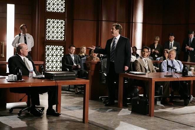 Boston Legal - Season 3 - Hose runter - Filmfotos - Mitch Pileggi, James Spader, T.J. Ramini, William Shatner