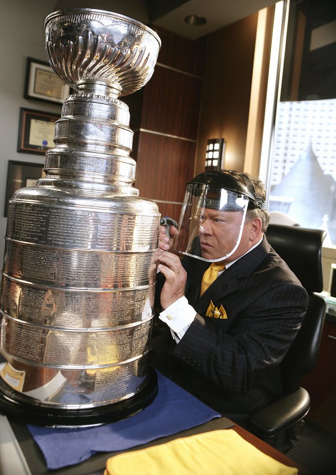 Boston Legal - Duck and Cover - Photos - William Shatner