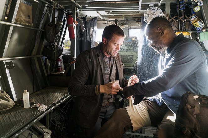 Fear the Walking Dead - What's Your Story? - Do filme - Garret Dillahunt, Lennie James