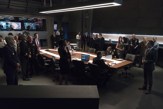 Designated Survivor - Przesada? - Z filmu