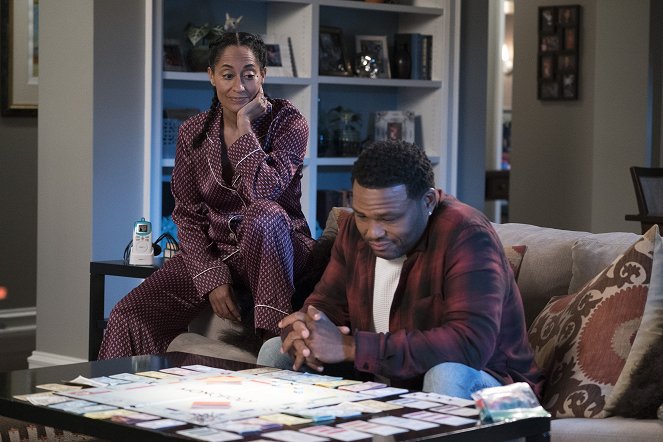 Black-ish - Season 4 - Advance to Go (Collect $200) - Photos - Tracee Ellis Ross, Anthony Anderson
