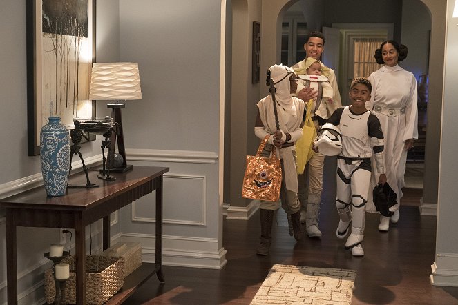 Black-ish - Season 4 - Advance to Go (Collect $200) - Photos - Marcus Scribner, Miles Brown, Tracee Ellis Ross