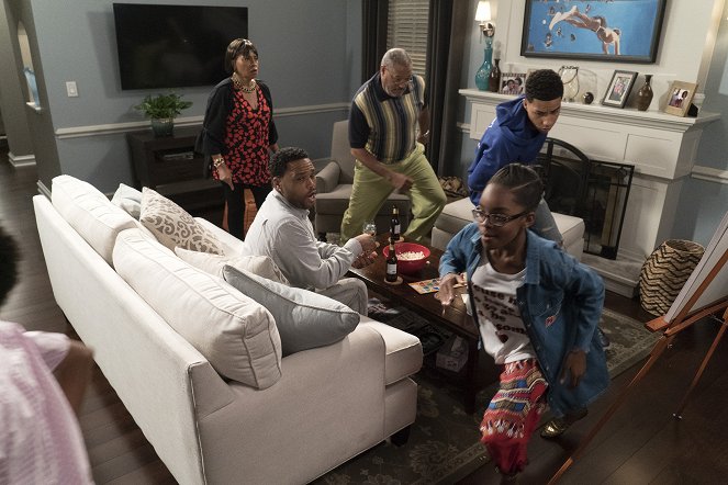 Black-ish - Advance to Go (Collect $200) - Photos - Jenifer Lewis, Anthony Anderson, Laurence Fishburne, Marsai Martin, Marcus Scribner