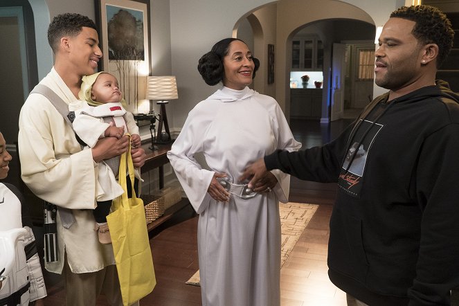 Black-ish - Advance to Go (Collect $200) - Photos - Marcus Scribner, Tracee Ellis Ross, Anthony Anderson