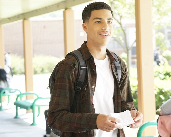 Black-ish - Season 4 - Public Fool - Photos - Marcus Scribner