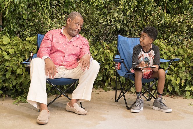 Black-ish - First and Last - Photos - Laurence Fishburne, Miles Brown