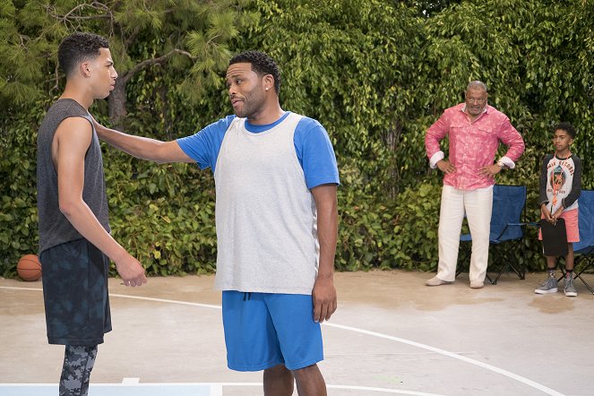 Black-ish - First and Last - Photos - Marcus Scribner, Anthony Anderson, Laurence Fishburne, Miles Brown
