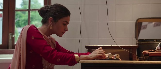 Raazi - Van film - Alia Bhatt