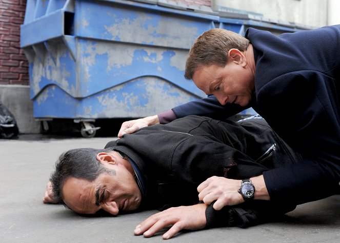 CSI: Kryminalne zagadki Nowego Jorku - Set i Apofis - Z filmu - Navid Negahban, Gary Sinise
