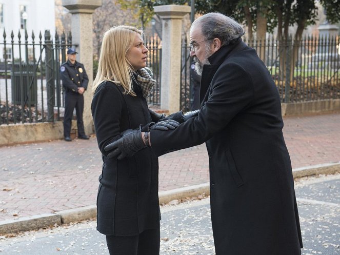 Ve jménu vlasti - Změna hostitele - Z filmu - Claire Danes, Mandy Patinkin