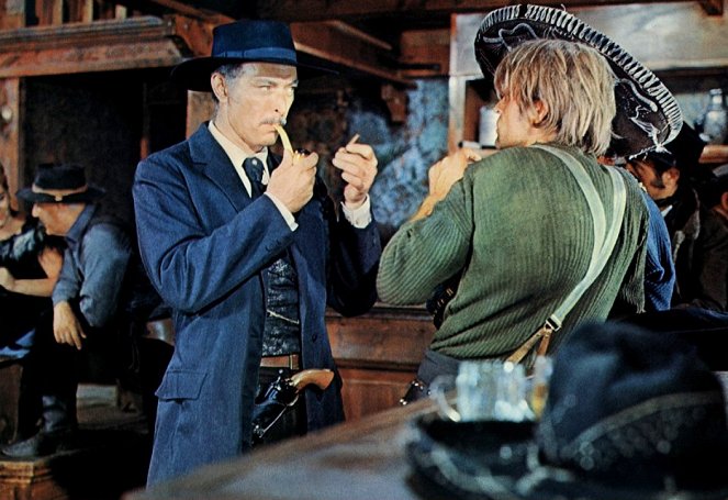 Pár dollárral többért - Filmfotók - Lee Van Cleef, Klaus Kinski